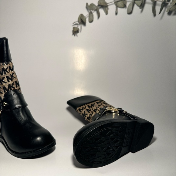 MK Toddler Bootie - Picture 2 of 2